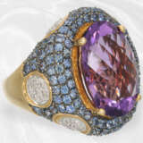 Ring: Prunkvoller, ausgesprochen dekorativer und ungewöhnlicher Amethyst/Saphir/Brillant-Goldschmiedering - фото 6