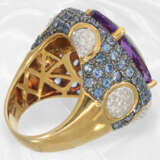Ring: Prunkvoller, ausgesprochen dekorativer und ungewöhnlicher Amethyst/Saphir/Brillant-Goldschmiedering - фото 9