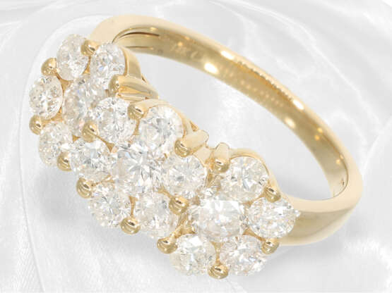Ring: Sehr schöner Blütenring mit Brillanten, ca. 2,16ct - Foto 1