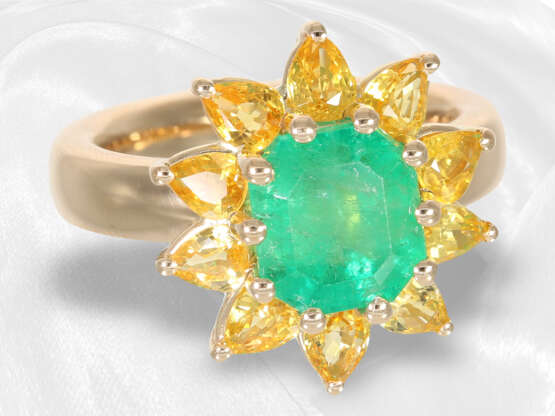 Ring: handgefertigter neuwertiger Smaragdring mit gelben Saphiren, insgesamt ca. 4,91ct, Manufaktur Schupp - фото 2