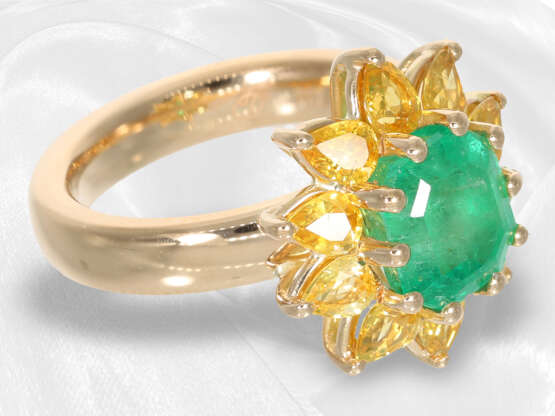 Ring: handgefertigter neuwertiger Smaragdring mit gelben Saphiren, insgesamt ca. 4,91ct, Manufaktur Schupp - фото 4