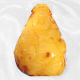 Bernstein: seltener, großer, geschnittener Butterscotch-Bernstein von über 350ct, Motiv "Buddha" - Foto 3