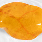 Außergewöhnlich großer Bernstein, seltene Farbe, sog. "butterscotch amber", über 1000ct - photo 7
