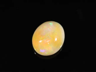 Opal: Außergewöhnlich großer Opal-Cabochon von ca. 41ct