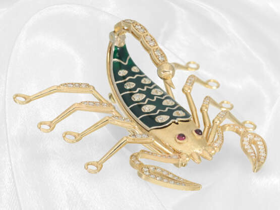 Sehr dekorative, hochfeine Emaille-Goldschmiedebrosche "Skorpion" mit reichem Diamantbesatz und Rubinaugen, russische vintage Goldschmiedearbeit - photo 3