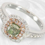 Neuwertiger, sehr eleganter Brillant-Goldschmiedering, natürlicher grüner Diamant von ca. 0,91ct - фото 4