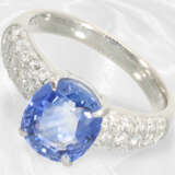 Ring: Eleganter Saphir/Brillant-Goldschmiedering, sehr schöner Saphir von ca. 3,65ct, Platin, ungetragen - фото 3