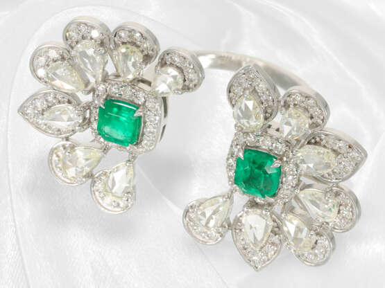 Ring: Äußerst aufwendig und hochwertig gefertigter Smaragd/Diamant-Goldschmiedering, Handarbeit aus 18K Weißgold, 4,01ct - photo 2