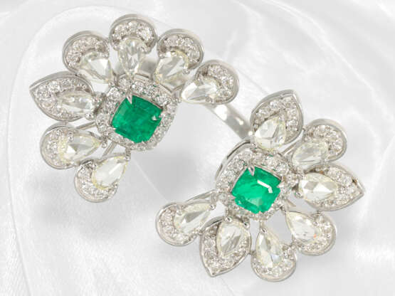 Ring: Äußerst aufwendig und hochwertig gefertigter Smaragd/Diamant-Goldschmiedering, Handarbeit aus 18K Weißgold, 4,01ct - photo 4