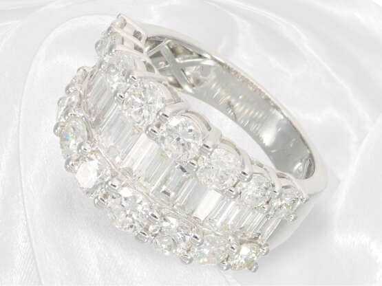 Ring: Sehr schöner und wertvoller Diamant/Brillant-Ring, ca. 3,48ct - фото 2