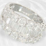 Ring: Sehr schöner und wertvoller Diamant/Brillant-Ring, ca. 3,48ct - фото 4