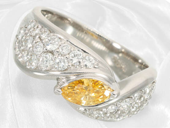 Ring: Neuwertiger und raffiniert gefertigter Brillant/Diamant-Goldschmiedering, oranger Fancy-Diamant von ca. 0,46ct - Foto 4