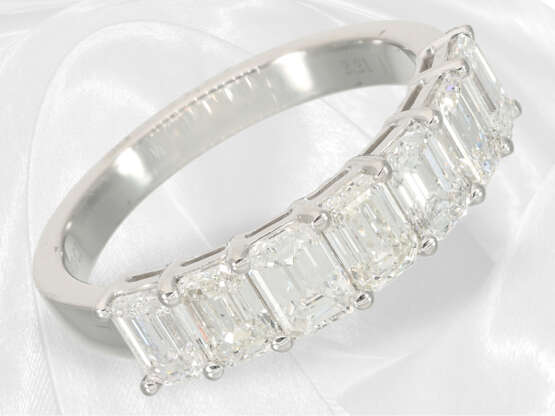 Ring: Äußerst hochwertiger Platinring mit wertvollem Diamantbesatz, ca. 2,21ct - photo 4