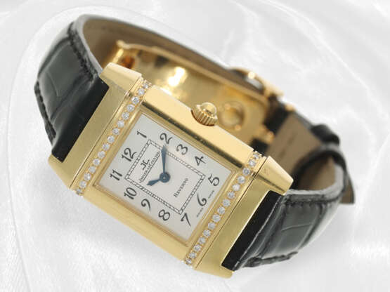 Armbanduhr: Exquisite Damenuhr Jaeger Le Coultre Reverso Ref.265.1.08 in 18K Gelbgold mit Lederband - photo 2