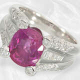 Ring: Sehr dekorativer Diamantring mit feinem natürlichen Rubin "Purple Red",4,77ct, Platin, mit GIA-Report - photo 5