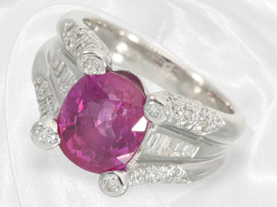 Ring: Sehr dekorativer Diamantring mit feinem natürlichen Rubin "Purple Red",4,77ct, Platin, mit GIA-Report - фото 5