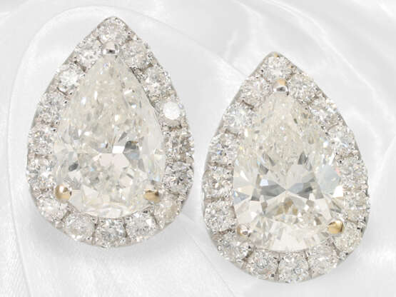 Ohrringe: Neuwertige, ausgefallene Goldschmiede-Ohrstecker mit Tropfen-Diamanten und Brillanten, ca. 2,62ct,18K Weißgold - Foto 1