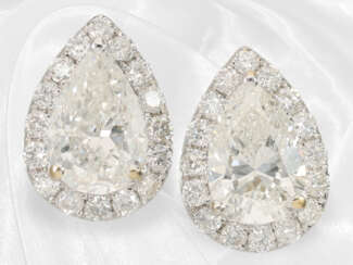 Ohrringe: Neuwertige, ausgefallene Goldschmiede-Ohrstecker mit Tropfen-Diamanten und Brillanten, ca. 2,62ct,18K Weißgold