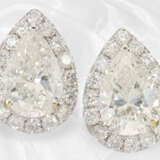 Ohrringe: Neuwertige, ausgefallene Goldschmiede-Ohrstecker mit Tropfen-Diamanten und Brillanten, ca. 2,62ct,18K Weißgold - фото 1