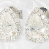 Ohrringe: Neuwertige, ausgefallene Goldschmiede-Ohrstecker mit Tropfen-Diamanten und Brillanten, ca. 2,62ct,18K Weißgold - Foto 2