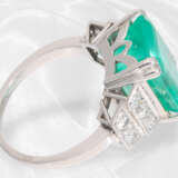 Ring: wertvoller Brillant/Smaragd-Goldschmiedering mit großem Smaragd, Handarbeit aus Platin, Smaragd ca.8ct - Foto 4