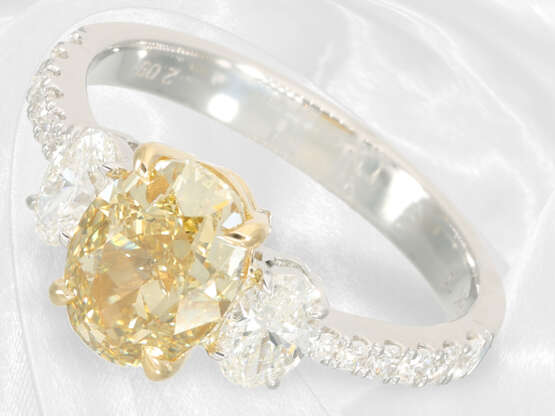 Ring: Aufwendig gestalteter Brillant/Diamantring, ovaler Fancy Mittelstein 2,09ct, GIA-Zertifikat - фото 2