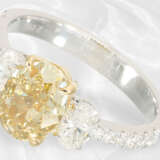 Ring: Aufwendig gestalteter Brillant/Diamantring, ovaler Fancy Mittelstein 2,09ct, GIA-Zertifikat - фото 2