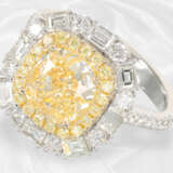 Wertvoller neuwertiger Diamantring mit einem gelben Diamanten von 3ct sowie weiteren Brillanten/Diamanten - photo 1