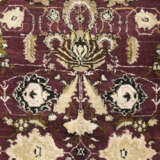 A LARGE AGRA CARPET - Foto 5