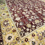 A LARGE AGRA CARPET - Foto 8