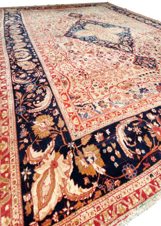 A KASHAN `MOHTASHAM` CARPET - photo 5