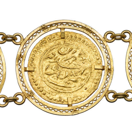 A BELT OF TWENTY GOLD COINS FROM THE REIGN OF FATH `ALI SHAH QAJAR (R. 1797-1834) - Foto 2