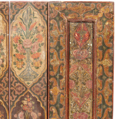 SIX LONG GILT, GESSOED, AND PAINTED CARVED WOOD PANELS - photo 3