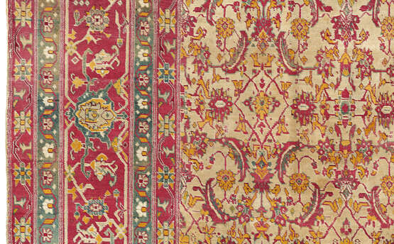 A LARGE AGRA CARPET - фото 5