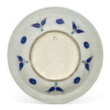 AN IZNIK POTTERY DISH - фото 2