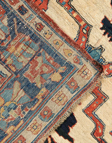 A SAROUK RUG - фото 6