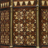 A NASRID OR POST-NASRID BONE-INLAID WOOD PYXIS - Foto 7