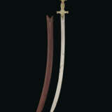 A GEM-SET AND ENAMELLED SWORD (TULWAR) AND SCABBARD FROM THE ARMOURY OF TIPU SULTAN - Foto 2