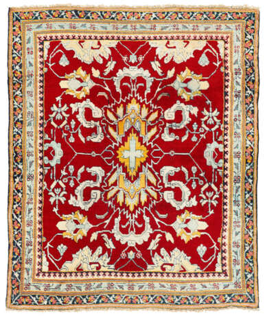 AN AGRA RUG - Foto 1