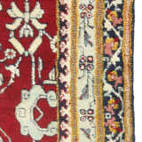 AN AGRA RUG - Foto 4