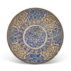 A SULTANABAD POTTERY BOWL