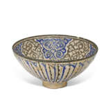 A SULTANABAD POTTERY BOWL - фото 3