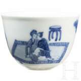Blau-weißes Koppchen mit erotischer Darstellung und Kangxi-Marke, wohl aus dieser Zeit (18. Jhdt.) - photo 1