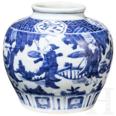 Blau-weiße Vase mit figürlicher Szene mit Wanli-Sechszeichenmarke, China, wahrscheinlich aus dieser Zeit (1572 - 1620) - photo 1