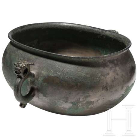 Rituelle bronzene Speiseschale (dui), China, Zeit der streitenden Reiche, 475 - 221 v. Chr. - Foto 1