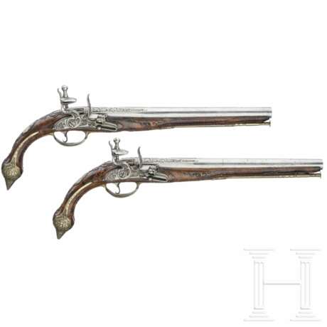 Ein Paar Luxus-Steinschlosspistolen, Italien, um 1750 - photo 1