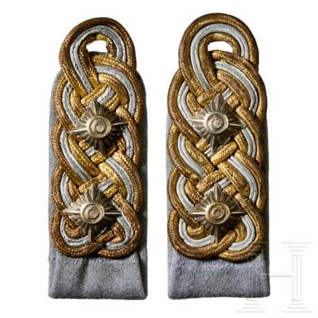 A Pair of Shoulder Boards for Waffen SS Obergruppenführer - photo 1