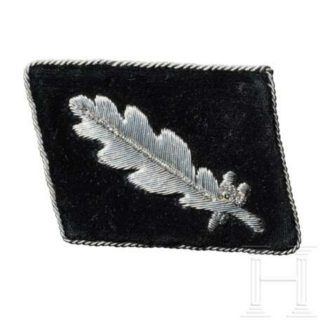 A Right Collar Tab for SS-Standartenführer, 1942-45 - Foto 1