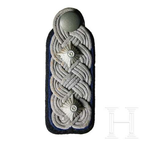 A Single Shoulder Board for a Waffen SS-Standartenführer of Medical - фото 1