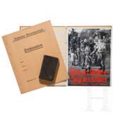 SS-Taschenbuch "Der Soldatenfreund 1944", Heft "Sieg der Waffen" in SS-Einband sowie Gestapo-Aktenhefter - photo 1